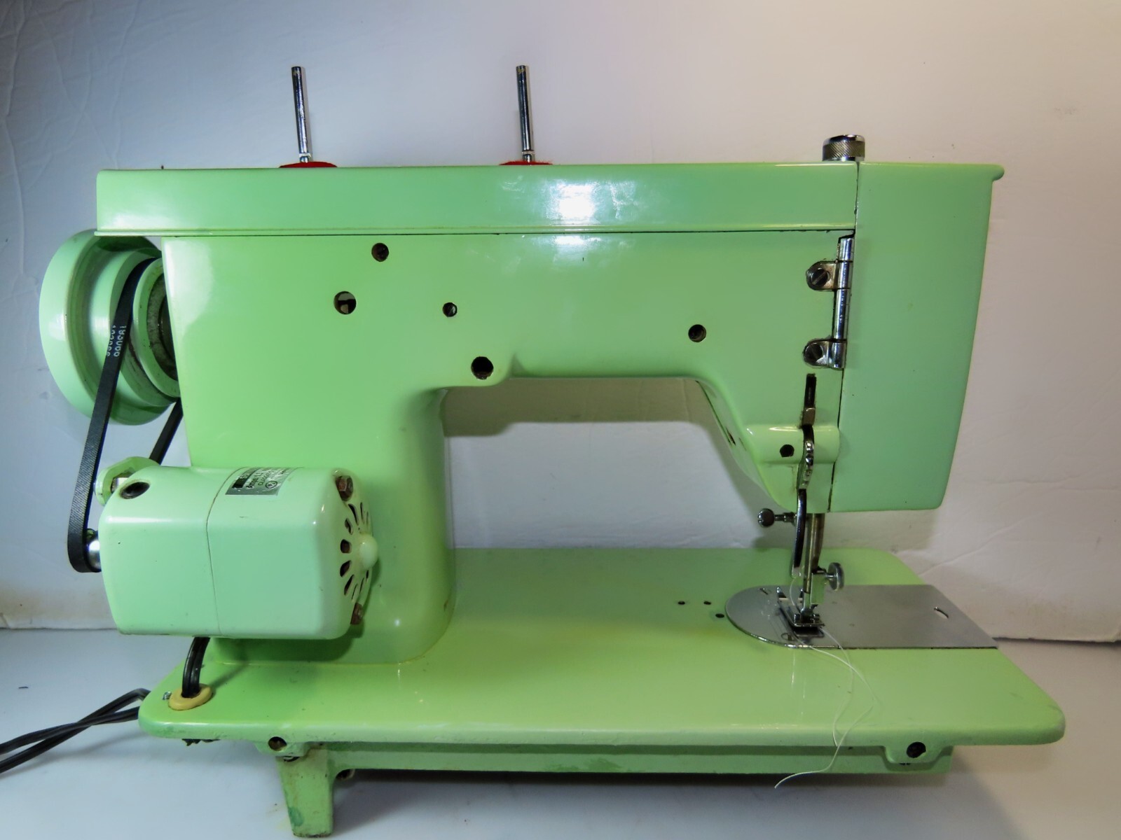 INDUSTRIAL STRENGTH ZIGZAG HEAVY DUTY SEWING MACHINE LEATHER