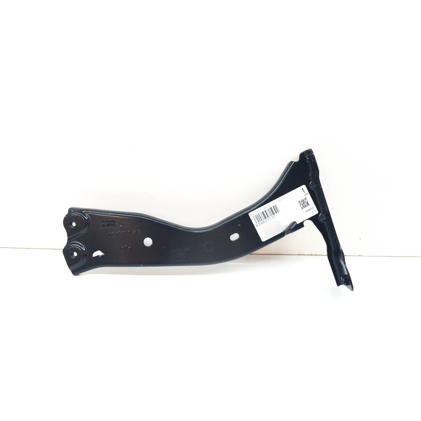 NEW AUDI Q3 F3 SPORTBACK FRONT LEFT FENDER HOLDER 83A821131