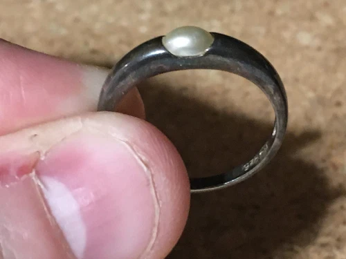 VINTAGE STERLING SILVER 925 AVON DOME STYLE WHITE PEARL RING SIZE 9 /WRONGWAY052