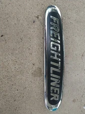freightliner2019-2025 grill emblem A17-20847-000