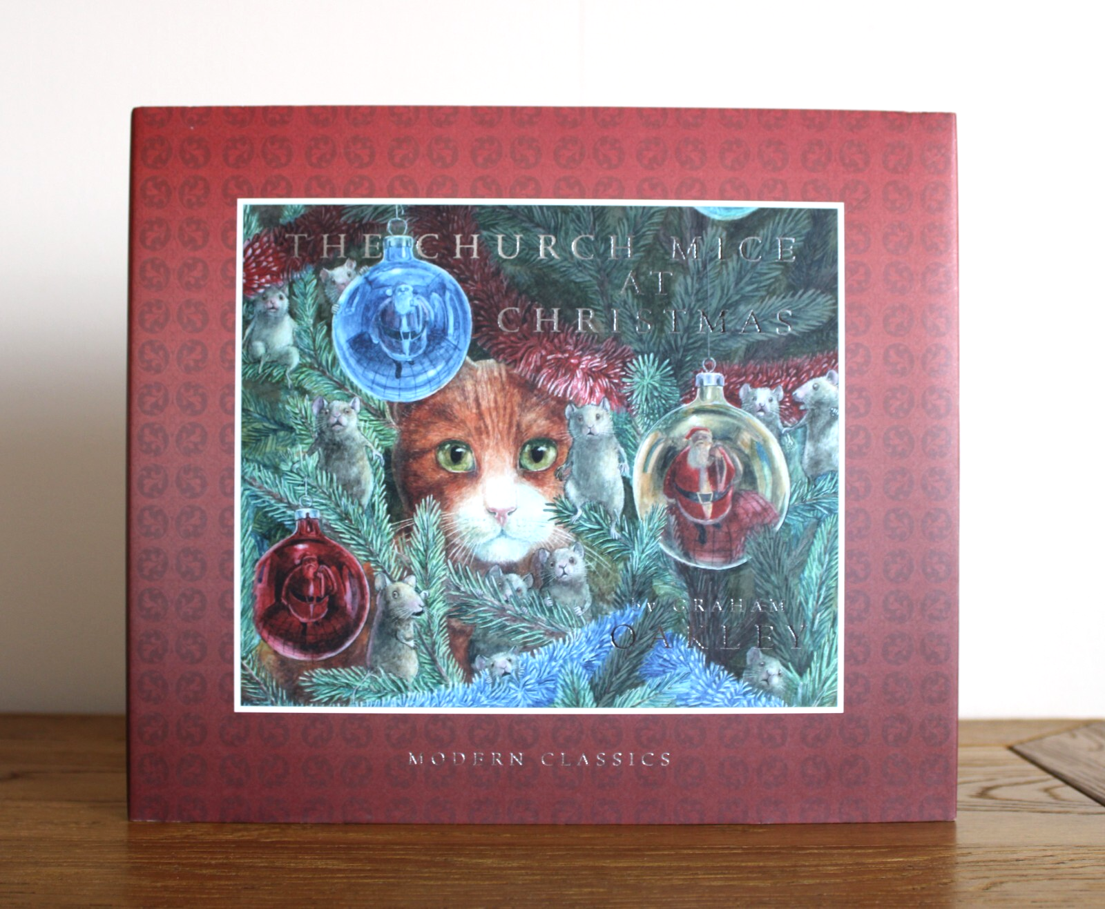 The Church Mice at Christmas by Graham Oakley (2010 hardcover) Signed