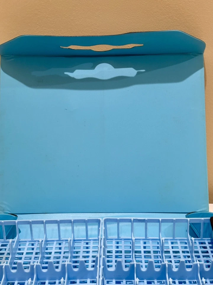 Vintage 1983 Matchbox Official Collector's 48 Cars Carry Case with 4 Trays  - Image 4 of 4