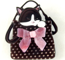 Cute 2.5" NWOT KITTY CAT IN PURSE/ HANDBAG w/ BOW LAYERED ACRYLIC BROOCH PIN