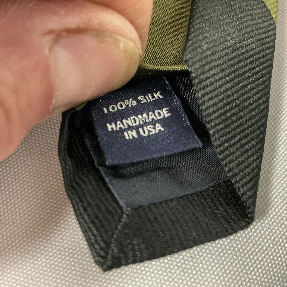 J. Corbata Crew 100 % seda a rayas negras y verdes, 2 7/8” x 59 3/4” Hecha en EE. UU. Foto 2 de 4