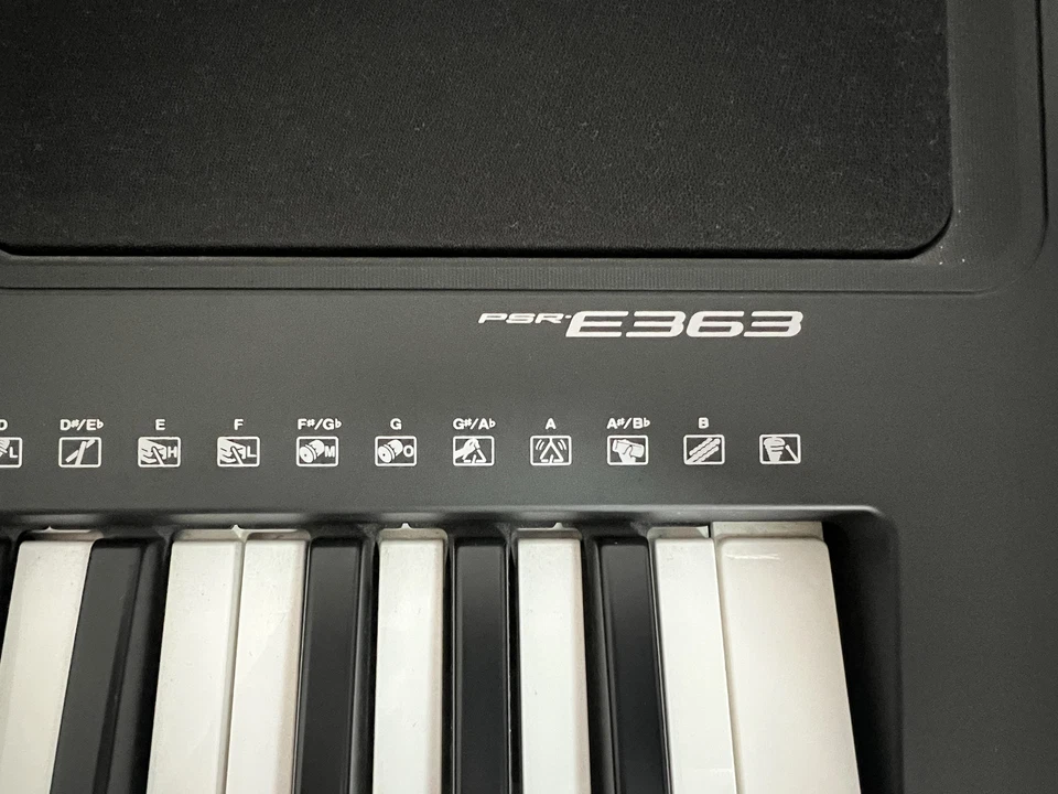 YAMAHA KEYBOARD PIANO. INCLUDED MODE STOOL + KEYBOARD STAND. BRAND NEW. - image 3 of 4