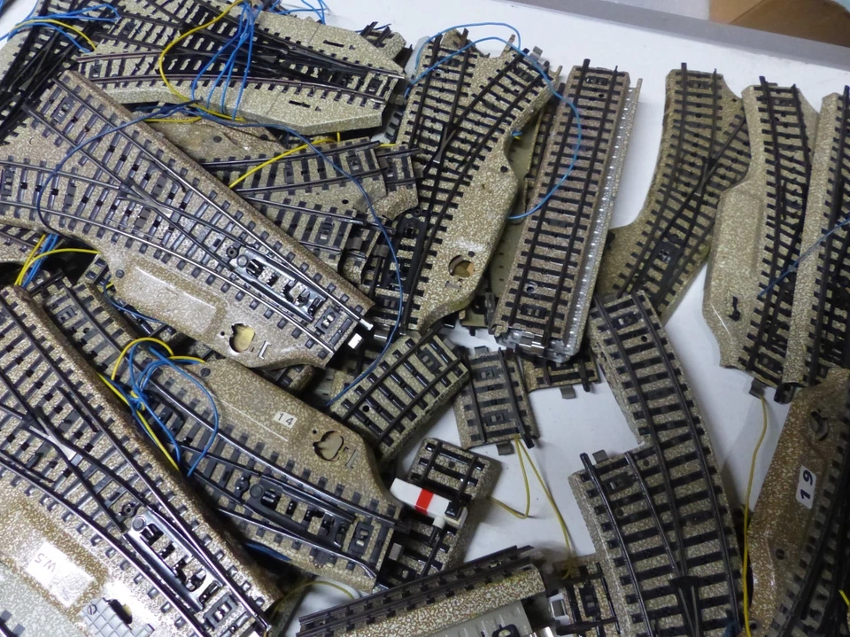 Märklin Over 40 Points and Tracks Bundle from Dismantling Hobbyists Lot HO 1:87 - Image 3 of 4