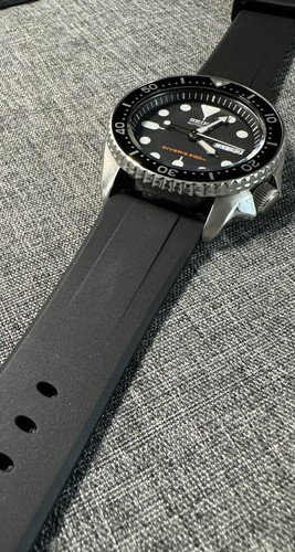 Premium FKM Rubber Sports Watch Strap Matte Black 20/22mm Hinge Design - Picture 6 of 8