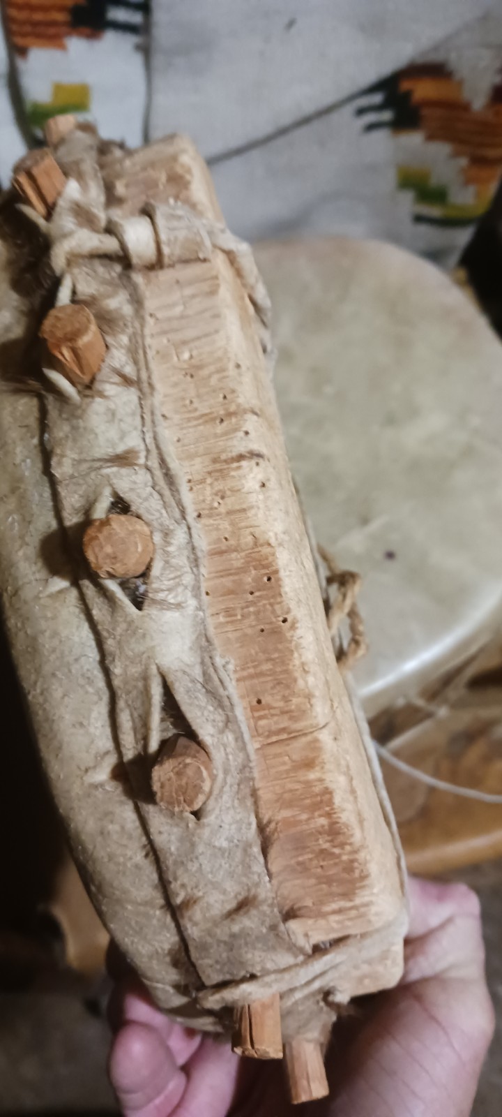 *AWESOME ANTIQUE NATIVE AMERICAN  RAWHIDE  DRUM  PEG DRUM HTF NICE SOUND !*