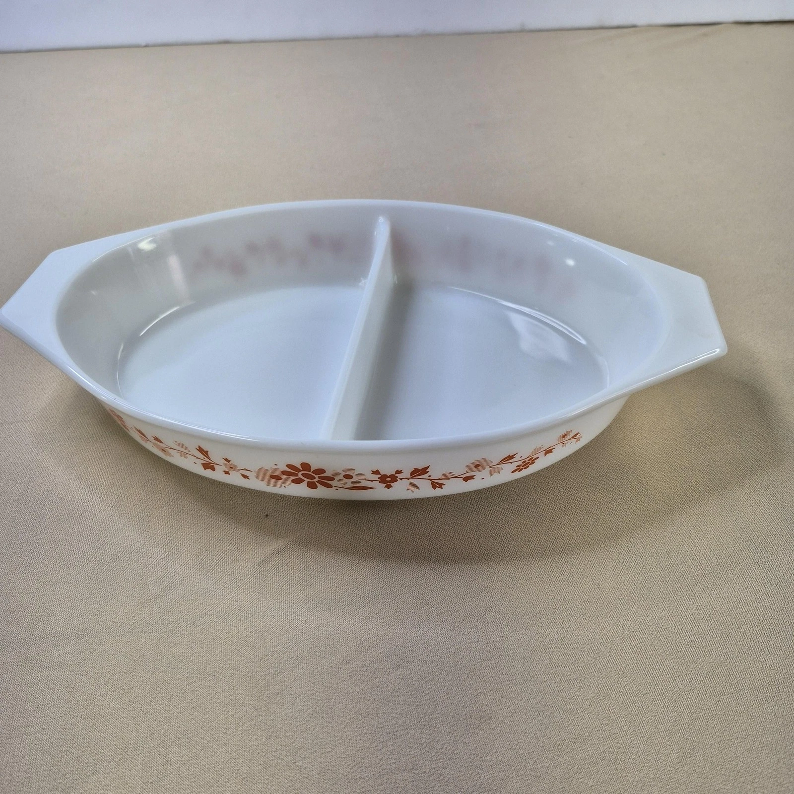 Pyrex 1.5 Quart Divided Oval Casserole Pan White Orange Floral Ovenware USA