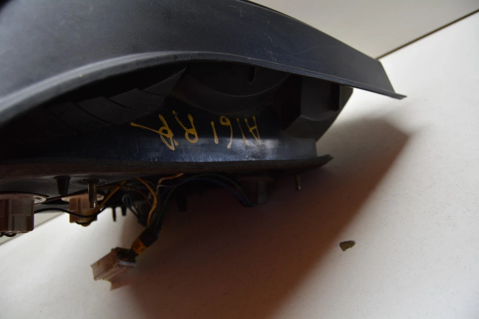 1997-2000 DAEWOO LEGANZA REAR RIGHT PASSENGER SIDE TAILLIGHT LAMP OEM, 166-59034 - image 3 of 4