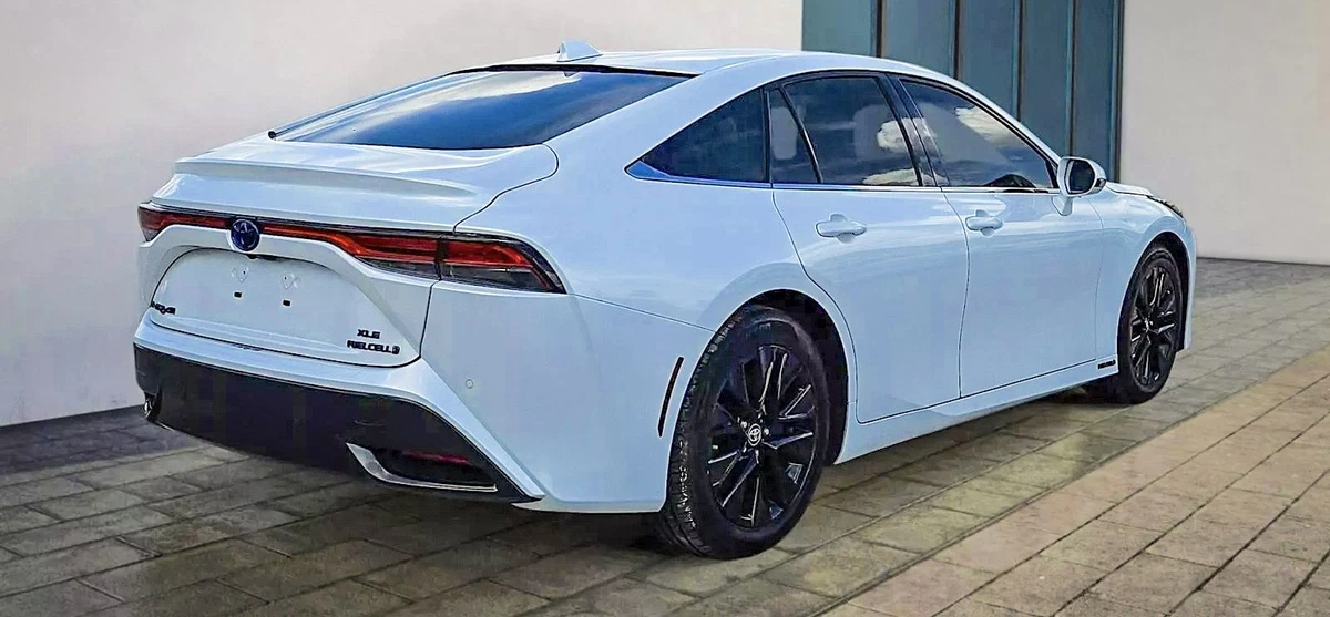 2021 Toyota Mirai - right rear profile
