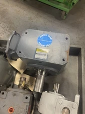 NEW NO BOX Boston Gear Speed Reducer Gear Box SF732-50N-B7-G 50:1 Ratio 56C