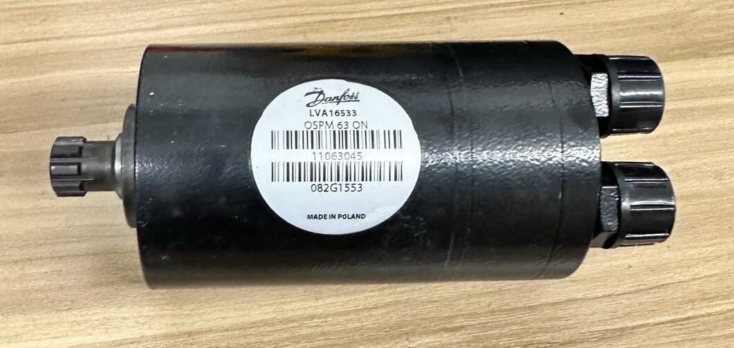 すとりーむ John Deere LVA16533 Steering Control Valve. OSPM 63 ON 1023E 1025R