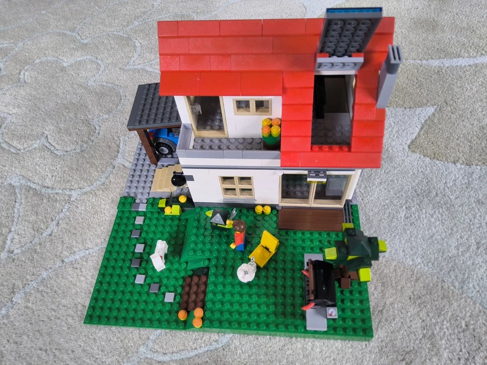 LEGO Creator 5771 Hillside House, photo 3 of 5