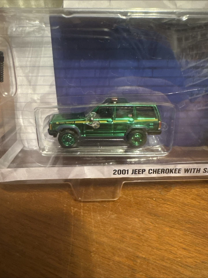Greenlight Hot Pursuit Hitch & Tow 2001 Jeep Cherokee w/Cargo Trailer **CHASE** - Image 2 of 4