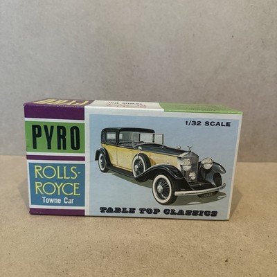 Pyro 1/32 Rolls Royce Towne Car Modellbausatz