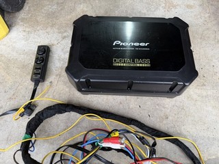 Pioneer TS WX400DA space saving active subwoofer car bass sub class D amplifier