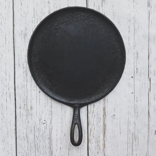 Griswold Vintage Cast Iron Griddle 9 609 A Erie PA USA The Griswold MFG Co. Logo