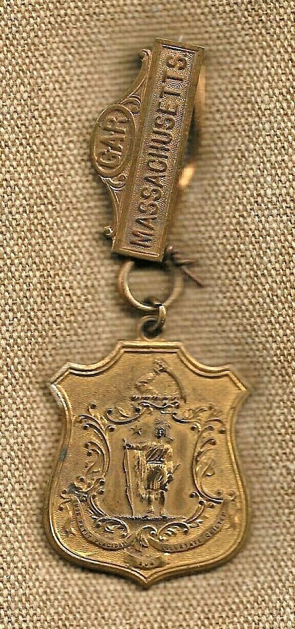EARLY 1900s GRAND ARMY OF THE REPUBLIC OFFICIAL REUNION BADGE, G.A.R. DEPT MASS.