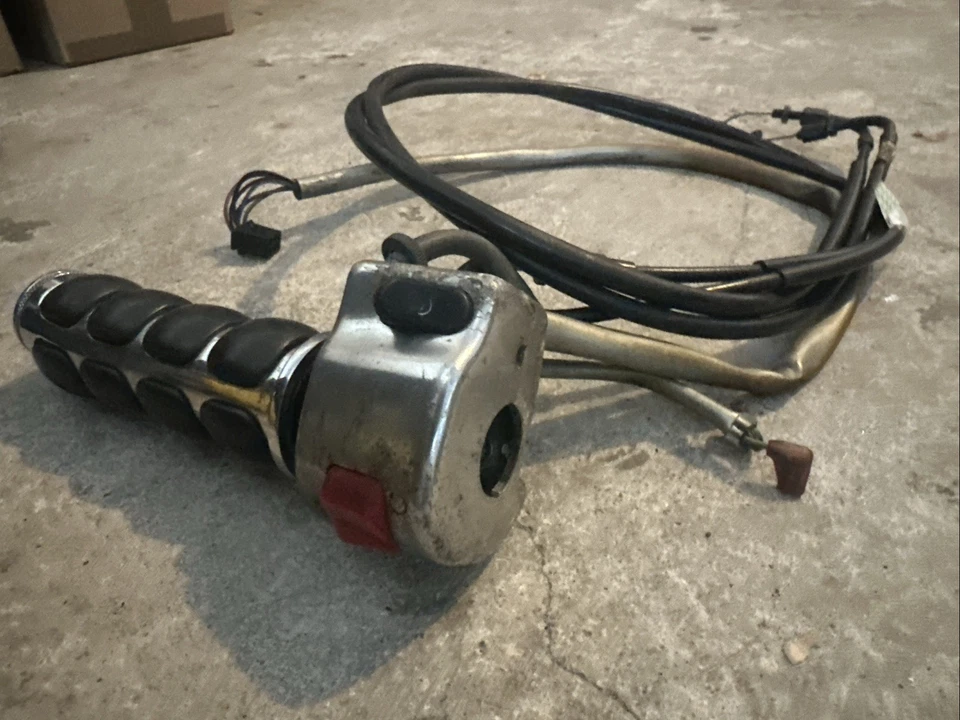 96 Yamaha XVZ1300 Royal Star Right Hand Control Switch - Image 4 of 4