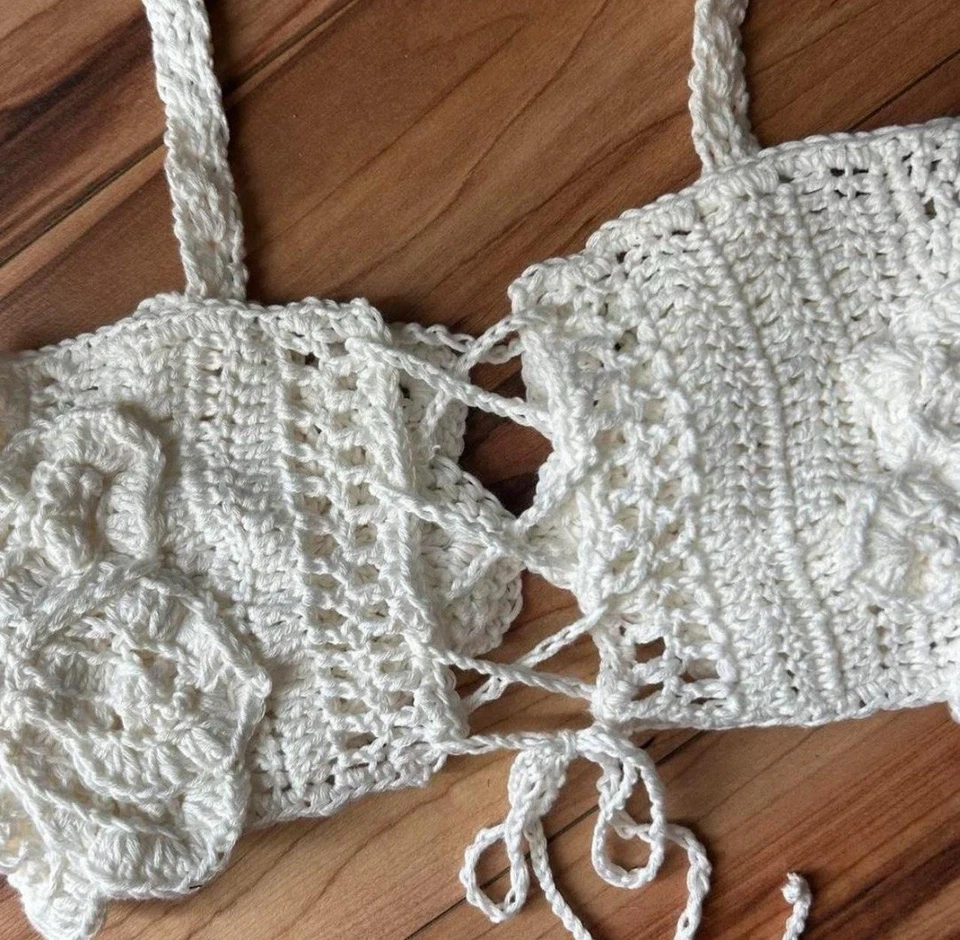 Top floral de ganchillo. Dupe Gaia de culto. Bikini de ganchillo hecho a mano Foto 4 de 4