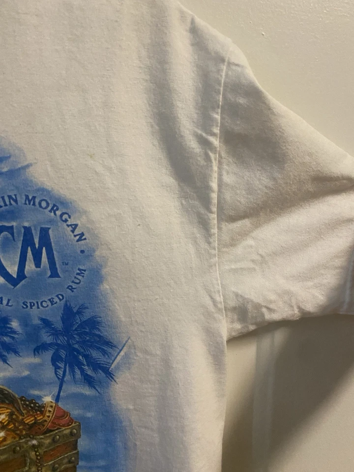 复古 Captain Morgan Girl 香料朗姆酒 T 恤白色 T 恤短袖全新中号 — 第 4/4 张图片
