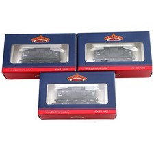 Three-Wagon Pack - Bachmann 37‑711A GWR 8‑Ton Cattle Wagons (Dark Grey, #106909)