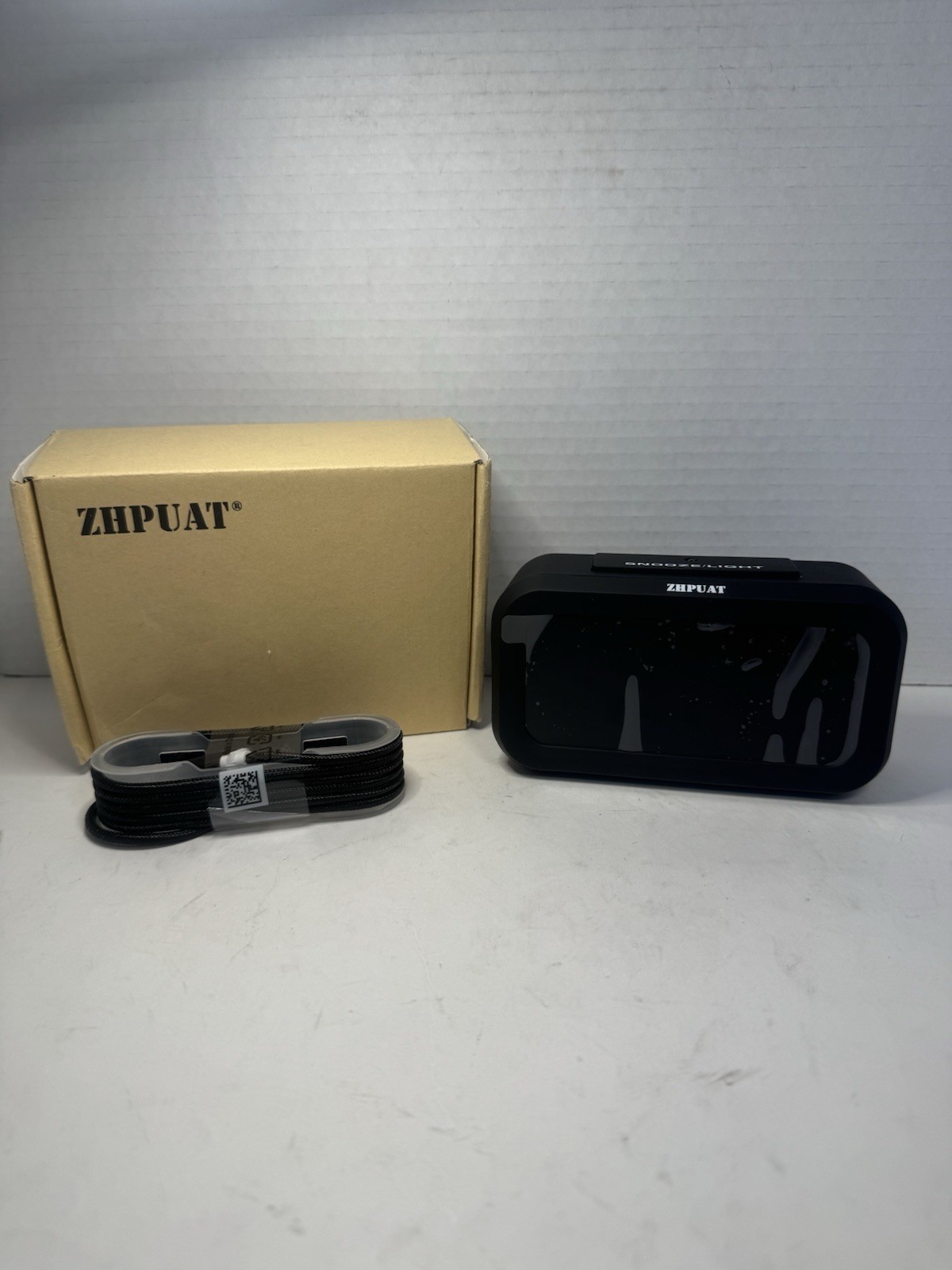 ZHPUAT Smart Light Alarm Clock with Dimmer Black Screen Display Corded Option