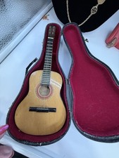 AUTHENTIC MODELS - MINIATURE ACOUSTIC GUITAR w CASE Beautiful 