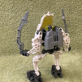 LEGO Bionicle Matoran of Light - &ldquo; SOLEK &ldquo; ( Set # 8945 ) Complete Build