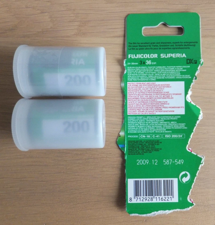 Lot de 2 Pellicules Couleur Fujifilm SUPERIA 200 - 36 poses - Format 135/ 35 mm - Photo 1/1