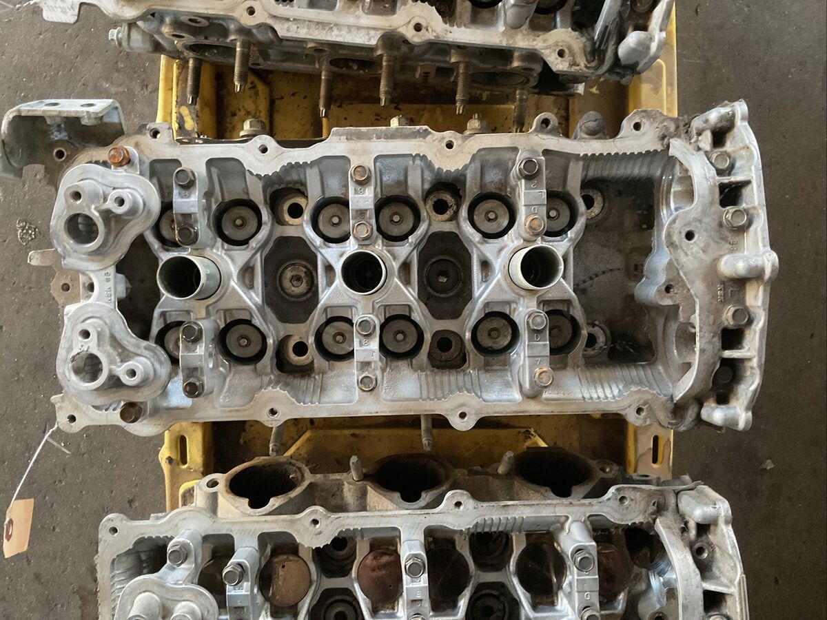 07-08 Infiniti G35 Nissan 350Z VQ35HR Left Cylinder Head 07-08 Infiniti G35 Nissan 350Z VQ35HR Left Cylinder Head