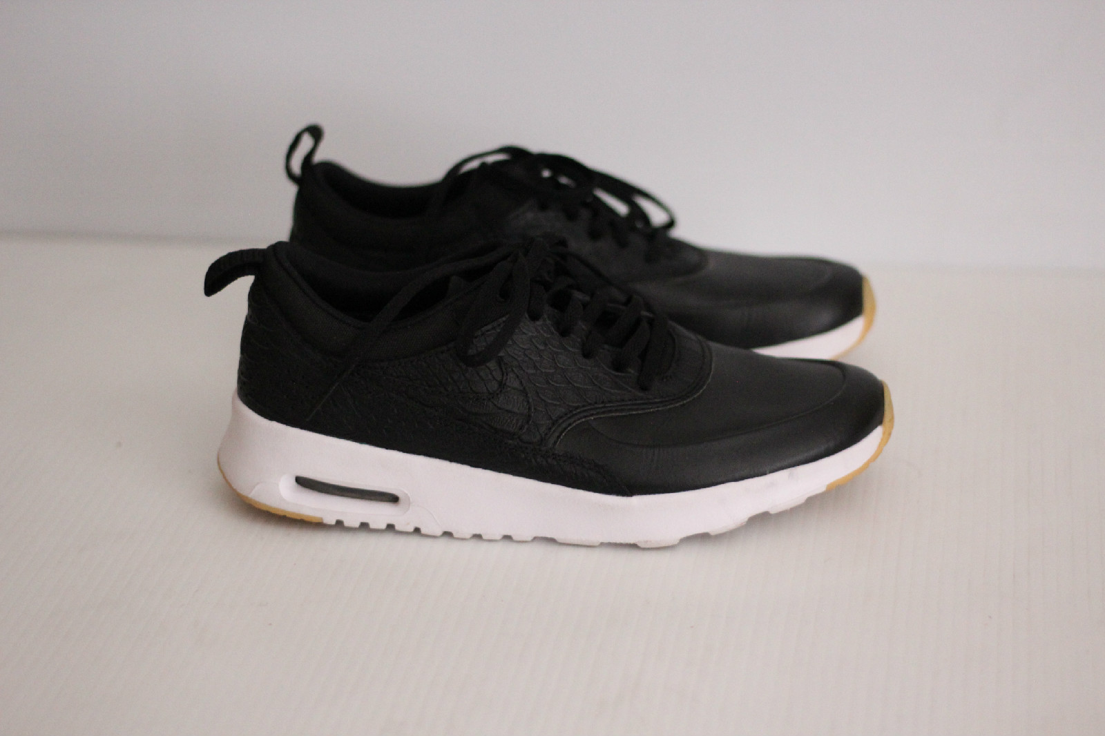 Email adolescentes hipocresía Nike Air Max Thea Premium Women&#039;s Sneaker Trainers - Black - Size 9US  (C97) | eBay