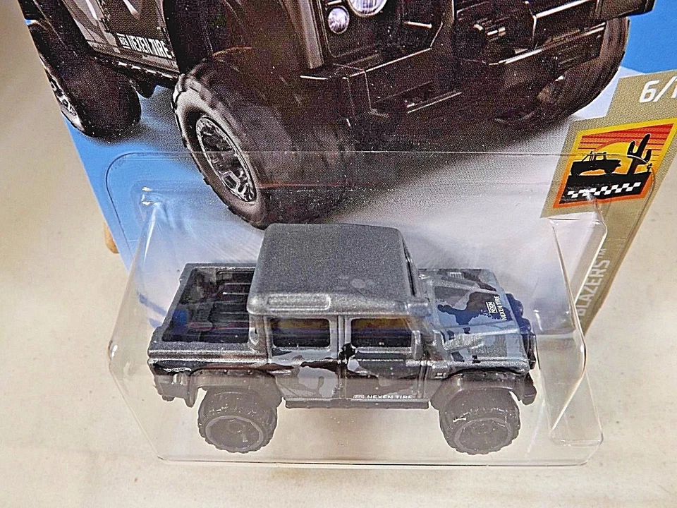 Hot Wheels #14 Baja Blazers 2019 6/10 '15 Land Rover Defender doble cabina gris Foto 3 de 4