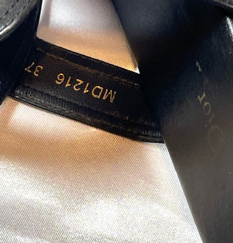 Christian Dior 30 Montaigne Thong Black Leather Gold Finish CD Sandals thumbnail 7