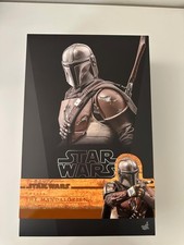 Hot Toys Star Wars  The Mandalorian - The Mandalorian 1 6th Scale Collectible...