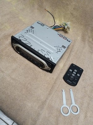 Sony CDX-MP40 Car Stereo Radio CD-R/RW MP3 FM/AM CD Player + Remote WORKS