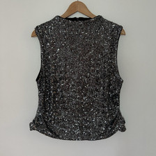 H&M Women s Black/Silver Sequin Solid Round N...
