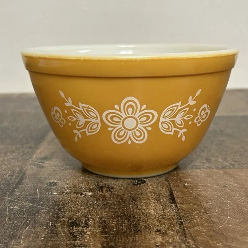 Vintage Pyrex Butterfly Gold #401 1 1/2 Pint Mixing Nesting Bowl