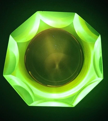 Mesmerizing Murano Sommerso Faceted Uranium 5" Glass Art Ashtray Bowl Gold