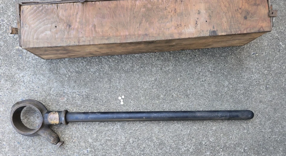 VTG Toledo Pipe Threading Machine 4 Dies 1 Ratchet Head 3/4” 1/2” 1" And 1 1/4" - Image 2 of 4