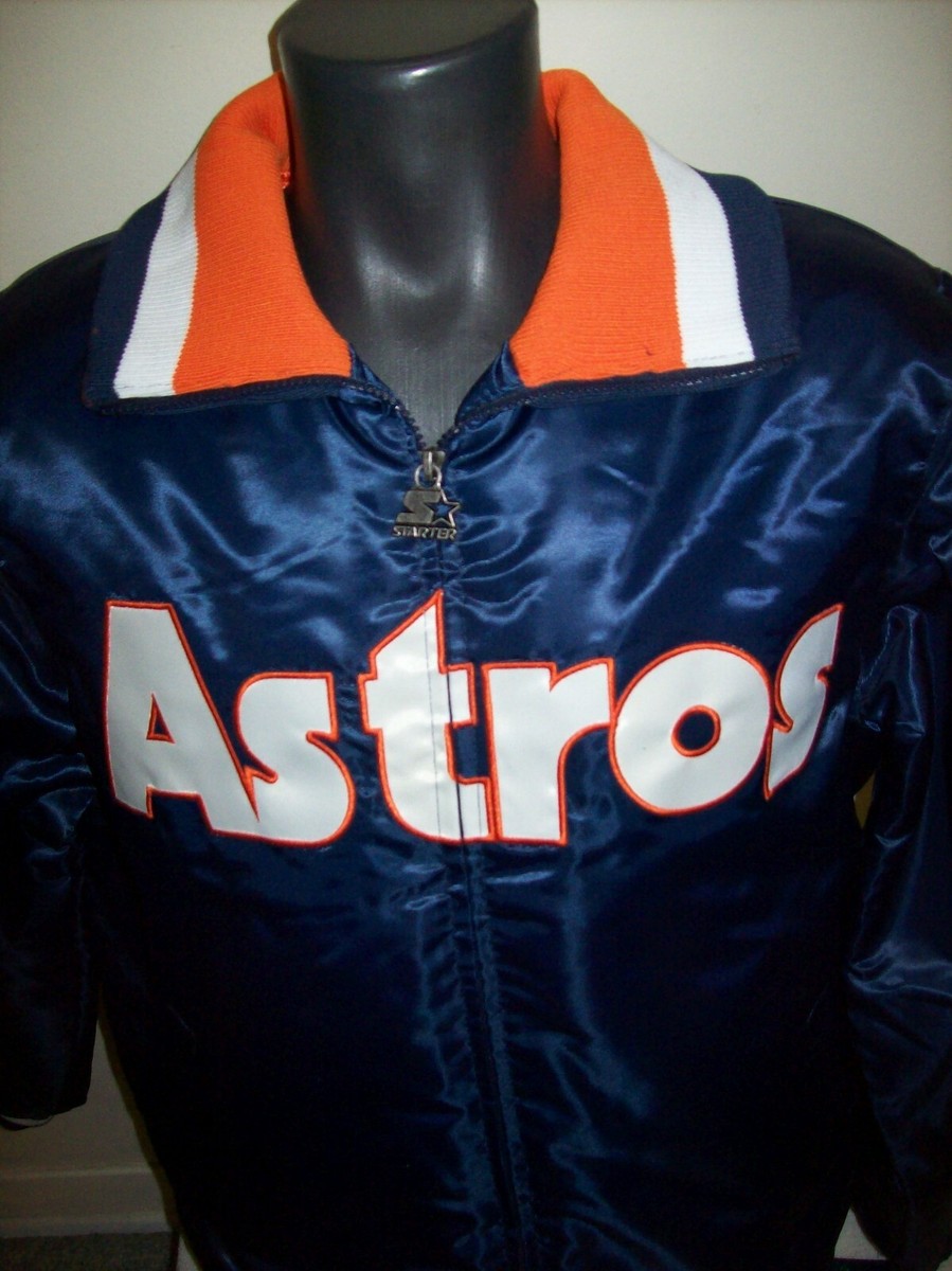La veste vintage de l'équipe de Houston Astros de Travis Scott dans son clip SICKO MODE feat