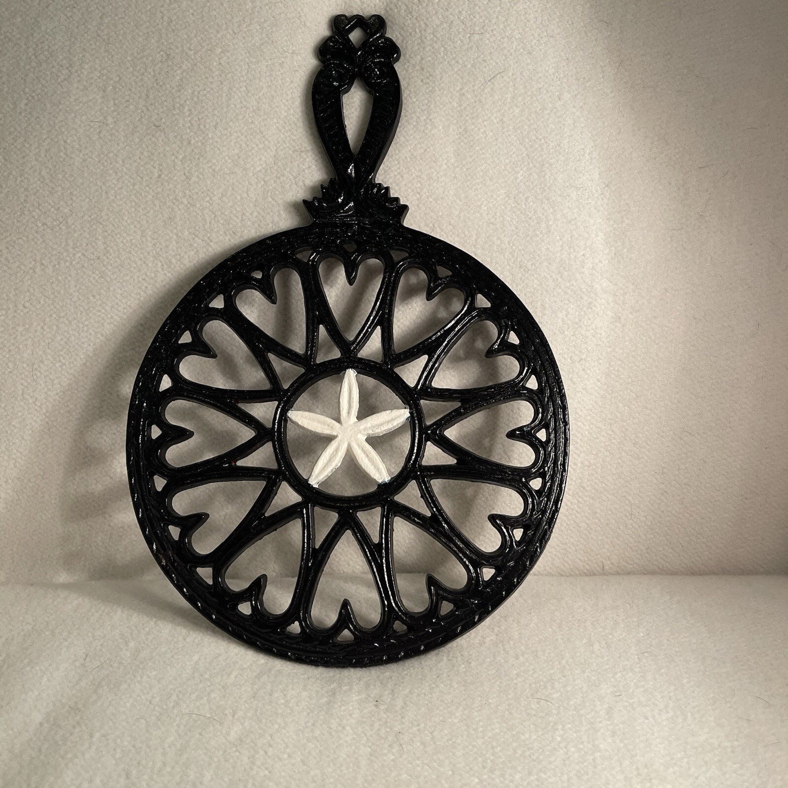 Enameled Cast Iron Trivet Black Hearts W/ White Star In Center W/ Handle