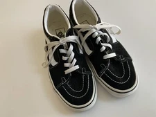 Vans Low top Classic Black and White Mens sz5 WOMANS  sz 6.5