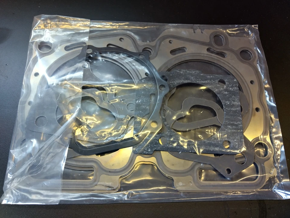 Subaru brand new genuine engine overhaul kits for EJ207, EJ205 GC8 GDA GDB - Image 3 of 4