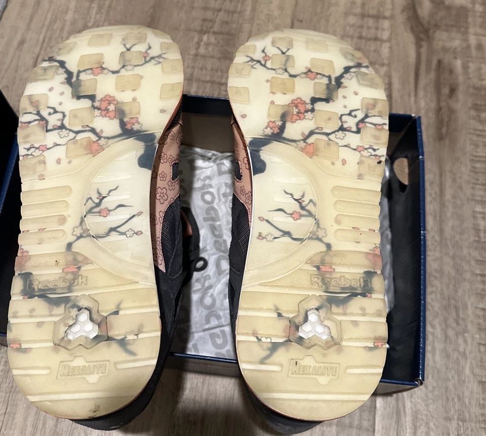 RARO Ventilador Major DC x Reebok Flor de Cerezo Edición Especial Talla 12 Foto 3 de 4