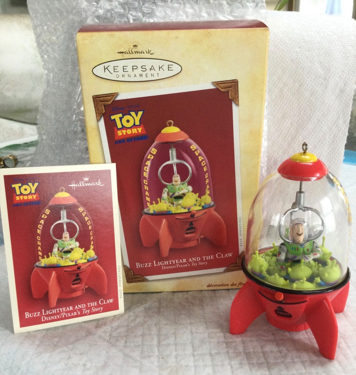 HALLMARK TOY STORY & BEYOND BUZZ LIGHTYEAR & THE CLAW SPACE CRANE
