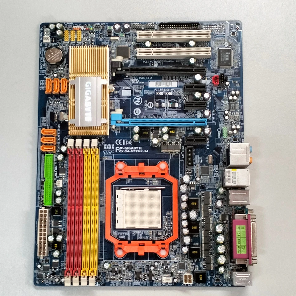 GIGABYTE ATX Socket AM2 NVIDIA® nForce 570 SLI chipset GA-M57SLI-S4 (rev. 2.0) - Image 3 of 4