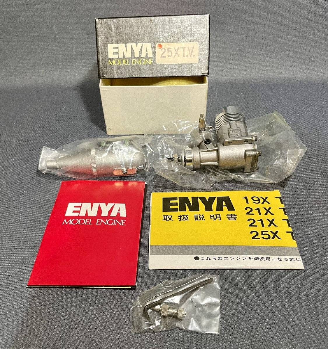 エンヤ　25X TV NIB Enya 25x TV 2 stroke glow engine R/C airplane engine NEW