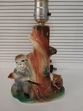 Vintage Pottery Bear Hunter Lamp Boy In Coonskin Cap Hunting Light 10" Works